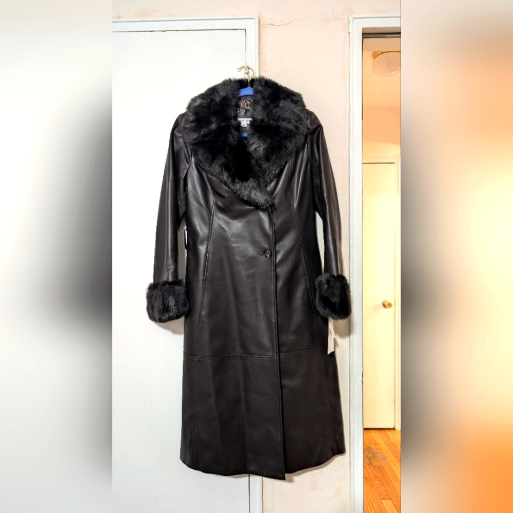 Elegant Black Faux Fur Trimmed Coat